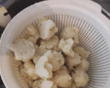 Foto del paso 1 de la receta: Crema de coliflor con patatas y espárragos