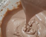A picture of step 3 of Eggless cake with truffle sauce.