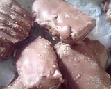 A picture of step 4 of Bounty chocolate at home.