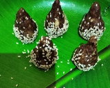 A picture of step 2 of Dates modak.