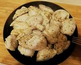 Tejszínes csírkemell tepsiben sütve recept fázis 2 fotója