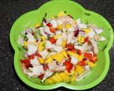 Foto del paso 2 de la receta: CEVICHE DE LOCOS, CAMARONES, CONGRIO Y MANGO
