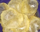A picture of step 6 of Aloo papad.