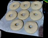 A picture of step 6 of Spider-web Glazed Donuts 🍩.
