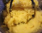 A picture of step 4 of Pork in a creamy artichoke sauce with saffron mash.