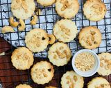 A picture of step 6 of Buttery Cashew Biscuits (Eggless).