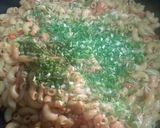 A picture of step 8 of Hara lehsan macaroni.