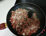 Foto del paso 3 de la receta: Ñoquis con bacon, salchichas y salsa de queso