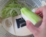 Hình bước làm 1 của món Canh bầu tôm nõn