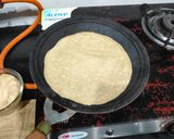 A picture of step 1 of Masala Aloo Frankie.