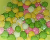 Foto langkah ke 5 dari resep Bola susu warna warni.