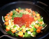 Foto del paso 2 de la receta Pies de cerdo en salsa deliciosa