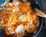 Foto del paso 2 de la receta: Tortilla de calabaza naranja y cebolla