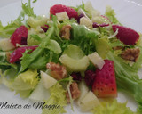 Foto del paso 5 de la receta: Ensalada de escarola con fresas y nueces