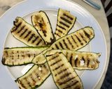 Foto del passaggio 6 della ricetta Insalata di pollo e zucchine in salsa tonnata antica