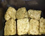 Foto langkah ke 9 dari resep Ayam Goreng Ungkep Bumbu Kuning.