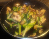 Foto del paso 2 de la receta: Salteado de calabacín con boletus