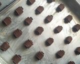 Foto langkah ke 6 dari resep Kue Kering Coklat Stik.