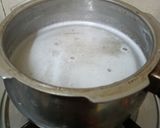 A picture of step 3 of Ven Pongal / Khara Bhat.