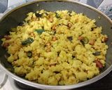 A picture of step 3 of Upma with left over idli.