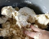 Foto langkah ke 4 dari resep Kue Akar Kelapa Wijen.