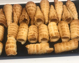 Foto del paso 8 de la receta: Conos y tubos con crema pastelera (canutillos)