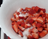 Foto del paso 3 de la receta: Fresas con leche evaporada