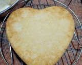 A picture of step 7 of Valentine cake.