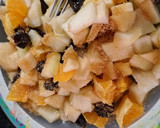 Foto del paso 1 de la receta: Budín de peras, naranja y ciruelas pasas sin manteca