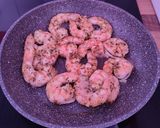Foto del paso 3 de la receta: Tierra y Mar - Langostinos con champiñones