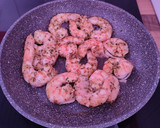 Foto del paso 3 de la receta: Tierra y Mar - Langostinos con champiñones