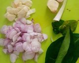 Foto langkah ke 2 dari resep Asem Asem Ayam (bahan Iris).