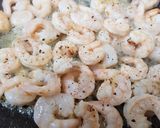 A picture of step 1 of My Garlic & Sweet Chilli prawns on a Wild Rocket bed 🤗.