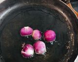 A picture of step 2 of Caramelised Pyaaz Sabzi.
