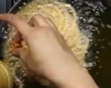 તીખાં ગાઠિયા(tikha gathiya recipe in Gujarati) રેસીપી સ્ટેપ2ફોટો