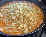 Foto del paso 4 de la receta Pasta con langostinos y salsa de leche de coco