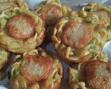 Foto langkah ke 5 dari resep *martabak mini mie kentang*.