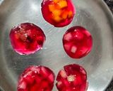 A picture of step 3 of Fruit jelly and cake dessert.