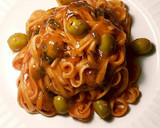 Foto del paso 8 de la receta: Tallarines en salsa de tomate y olivas sabor anchoas