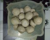 Foto langkah ke 1 dari resep Baso bumbu merah pedas sederhana.