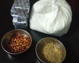 A picture of step 1 of Pizza cheesey matri.