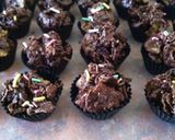 Foto langkah ke 3 dari resep Chocolate Corn Flakes.