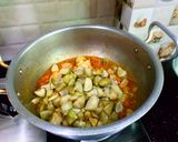 A picture of step 4 of Bhounwa kadu chicken.