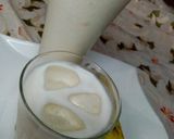 A picture of step 3 of Peanut butter Banana smoothie.