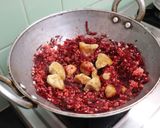 A picture of step 4 of Millet beet kheer millet beetroot payasa.