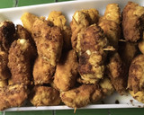 Foto del paso 3 de la receta: Rollitos de pollo con uvas y piñones en salsa de queso gruyére ©
