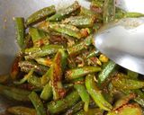 A picture of step 8 of Rajasthani bhindi.
