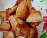 Hình bước làm 2 của món Thịt ba chỉ rim sả ớt