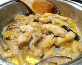 Foto del paso 5 de la receta: Pechuga de pollo a la cerveza con cebolla y berenjena