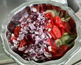 Une image de l'étape 7 de Salade de tomates et concombre à l’oignon rouge et persil.